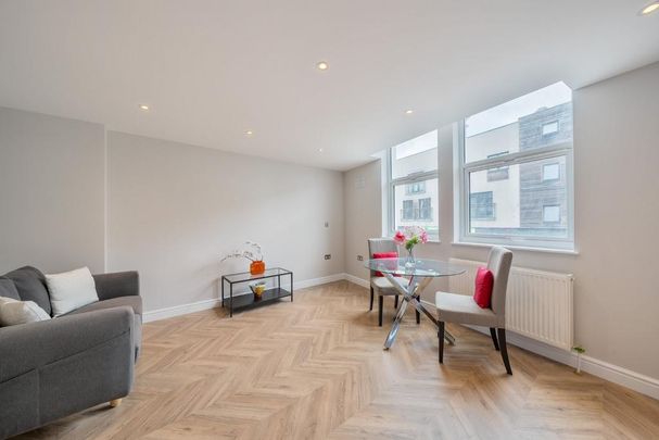 2 bedroom flat to rent - Photo 1