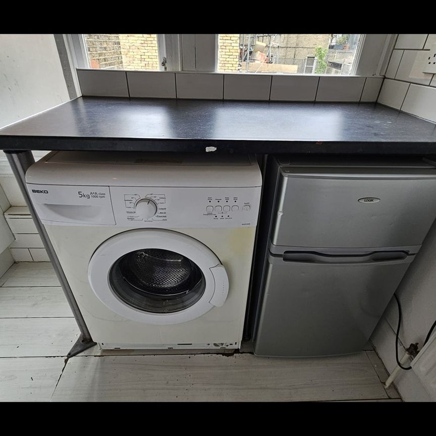 Studio Flat, Ferme Park Road, N8 - Photo 1