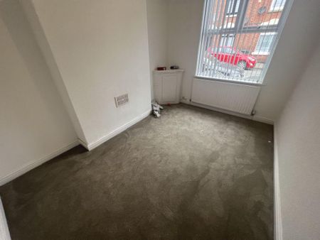 3 Bedroom Terraced - Photo 4