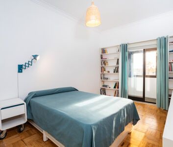 Apartamento T2 Renovado com Vista Rio no Beato: Conforto e Charme J... - Photo 5