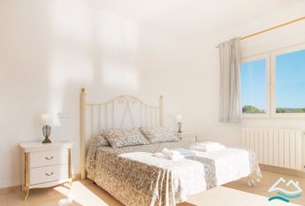 MORAIRA villa for rent with 4 bedroom garden and private pool