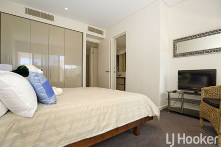 Luxury, Relaxed Coastal Living - Photo 5