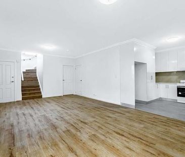 Perfect Family Home - Photo 3