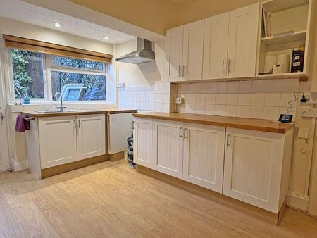 2 bedroom end of terrace house to rent - Photo 5