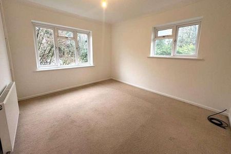 Upper Heyshott, Petersfield, Hampshire, GU31 - Photo 2