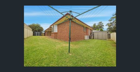 Large 5 Bedroom Family Home - Photo 2