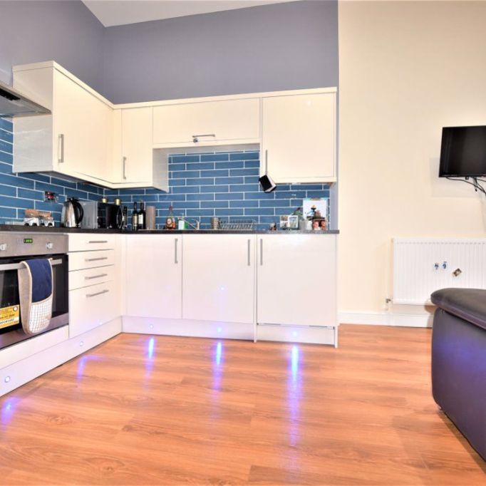 1 bedroom Flat in Flat 2, Leeds - Photo 1