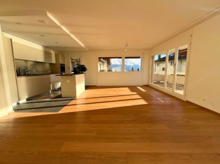 Français : Appartement de 4.5 pièces au 2ème étage avec vue sur le lac et montagnes. - Photo 5