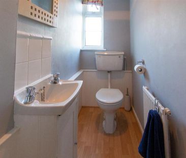 3 bedroom semi-detached house to rent - Photo 6