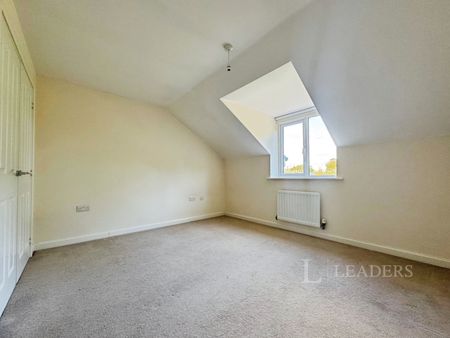 4 bedroom house to rent Willowcroft Way, Cringleford, Norwich, NR4 - Photo 4