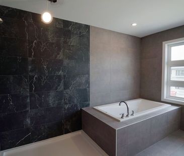 For Lease - 504 Tenor Ridge, Blossom Park - Airport and Area, Ontario - Photo 3