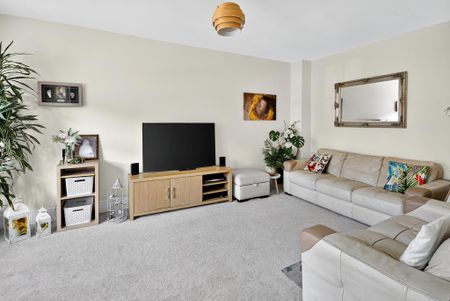 4 bedroom detached house to rent - Photo 4