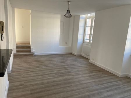 Location Appartement 4 pièces 69m² - Photo 2