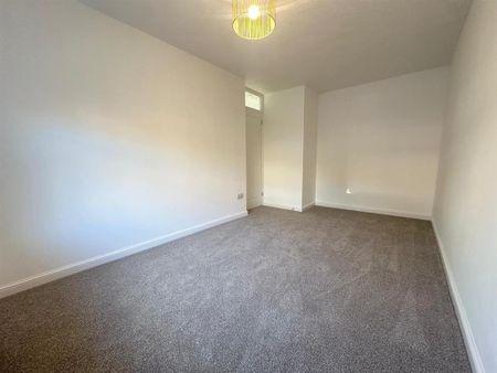 3 bedroom detached house to rent - Photo 5