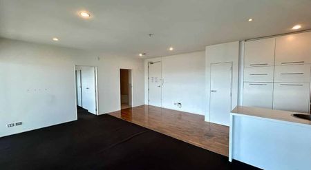 PREMIUM CITY APARTMENT LIVING!! - Photo 4