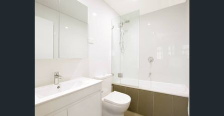 Modern and Stylish Two Bedroom Apartment - Photo 3