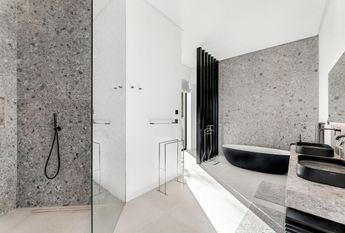 Luxury Villa for rent in Marbella Del Este, Andalusia