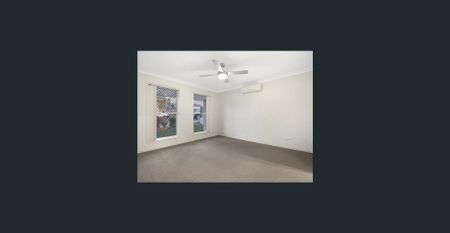Comfortable Family Living in a Sought-After Springfield Lakes Location! - Photo 2