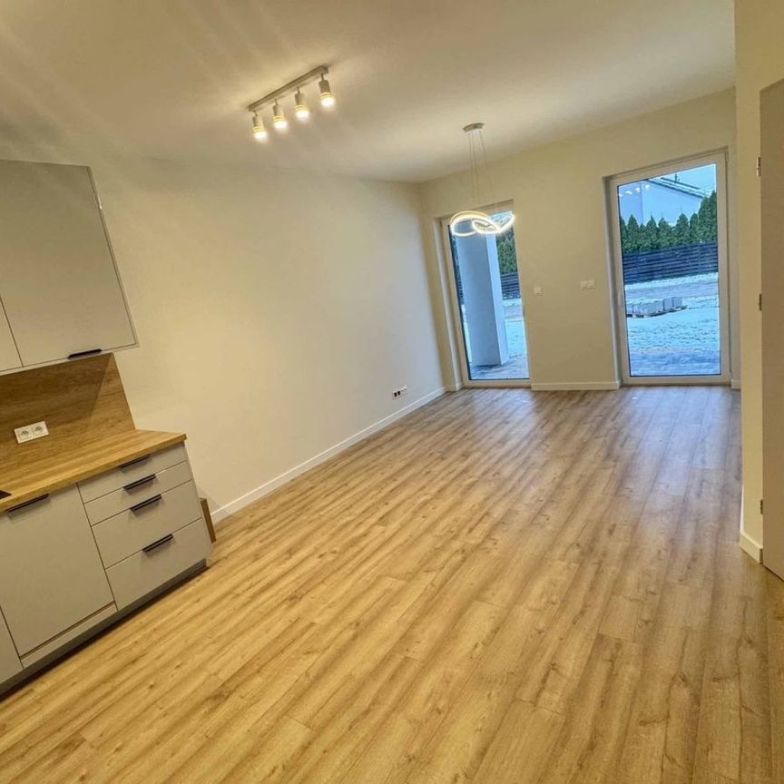 Atrakcyjny Apartament na Kameralnym Osiedlu - Photo 1