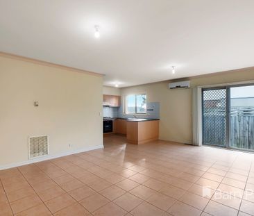 Beautiful Classic Box Hill North 2 Bedroom Unit! - Photo 1