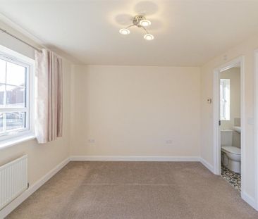 4 bedroom semi-detached house to rent - Photo 1