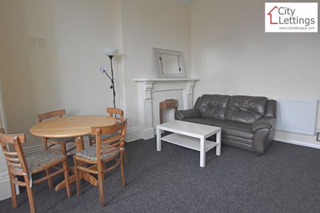 1 Bedroom Flat - Photo 2