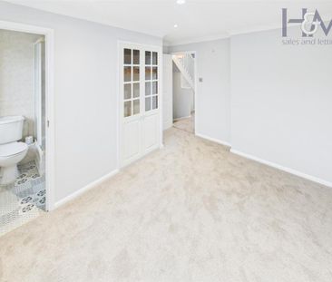 4 bedroom end of terrace house to rent - Photo 3