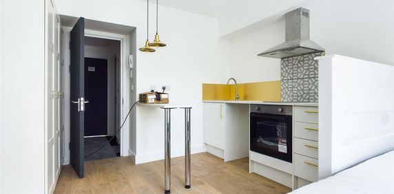 Studio to rent - Photo 2