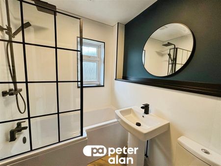 St. Peters Drive, Pontllanfraith, BLACKWOOD - Photo 5