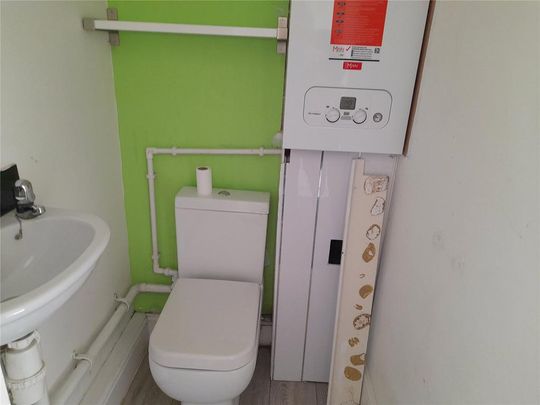 3 bedroom terraced house to rent - Photo 1