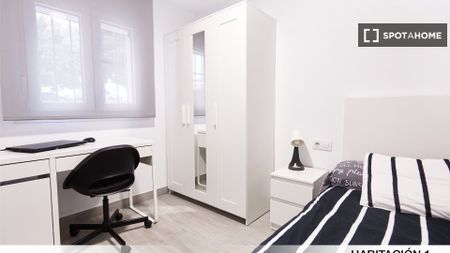 seville, Andalusia 41009 - Photo 4