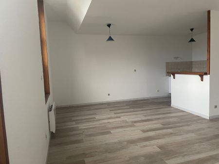 Location Appartement 3 pièces 104m² MARCIAC 32230 - Photo 2
