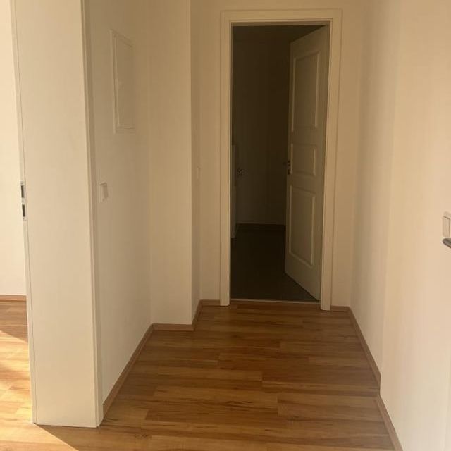 GemÃ¼tliche Wohnung mit Loggia und groÃzÃ¼gigem Wohnzimmer! - Photo 1