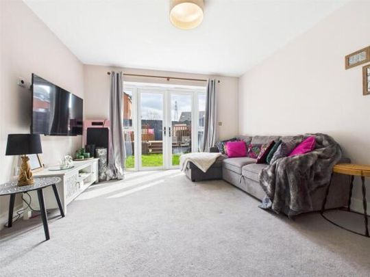 2 bedroom semi-detached bungalow to rent - Photo 1