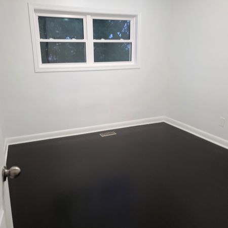 For Lease - 2221 Ghent Avenue, Burlington, Ontario - Photo 5