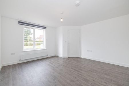 3 bedroom semi-detached house to rent - Photo 3