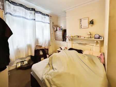 4 bedroom terraced house to rent - Photo 3