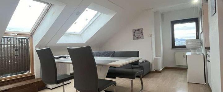 Möblierte 2-Zimmer DG-Wohnung am GP- Galgenberg -Die Lage machts, wohnen in exklusiver Nachbarschaft - Photo 1
