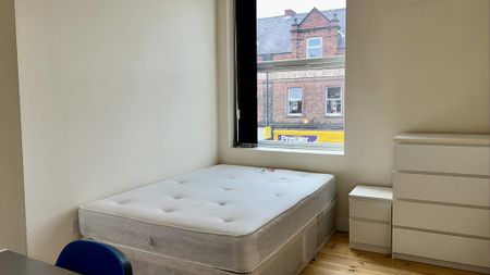3 bedroom flat to rent - Photo 5