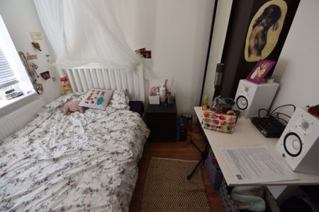 3 bedroom House in Bentley Grove, Leeds - Photo 5