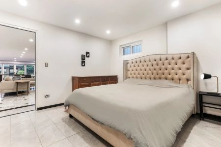 Large luxury family entertainer set on 865sqm - Photo 2