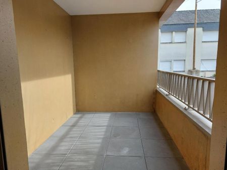 Appartement T3 à louer La Roche Sur Yon - 57 m² - Photo 4