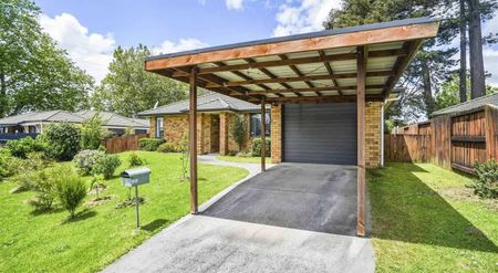 Hamilton East Beauty - Photo 3