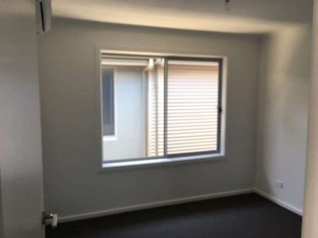 Modern 2-Bedroom Townhouse - Photo 5