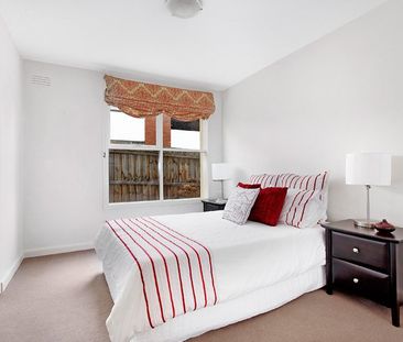 3/10 Violet Street, Essendon VIC 3040 - Photo 4