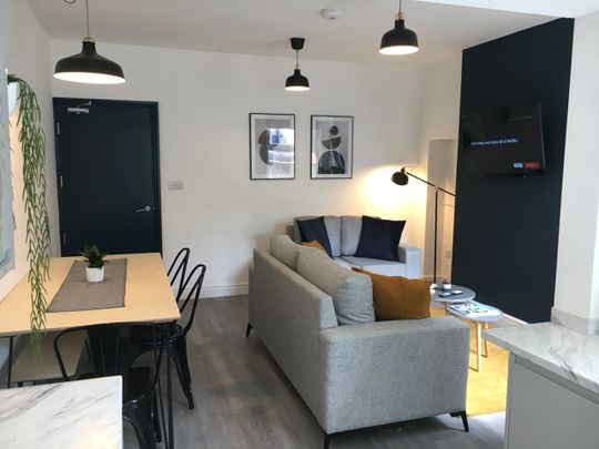 5 Bed Terraced House, Jubilee Drive, L7 - Photo 1