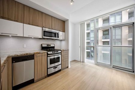 For Lease - 56 Annie Craig Drive Unit# 302, Toronto, Ontario - Photo 4