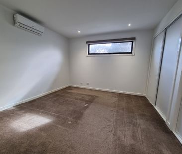 Boutique Large Townhouse - Photo 4
