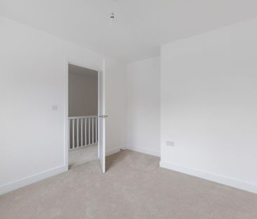 3 bedroom end of terrace house to rent - Photo 1