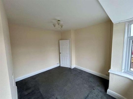 Broadway Grove, Worcester, WR2 - Photo 1